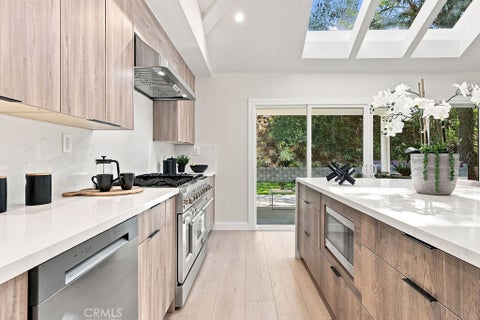 Tiny photo for 5506 Forest Cove Ln, Agoura Hills, CA 91301 (MLS # SR26198382)
