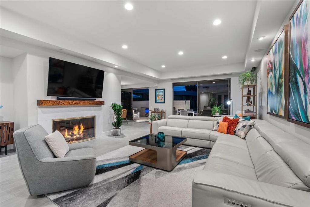 The Springs C.C. - Residential Lease