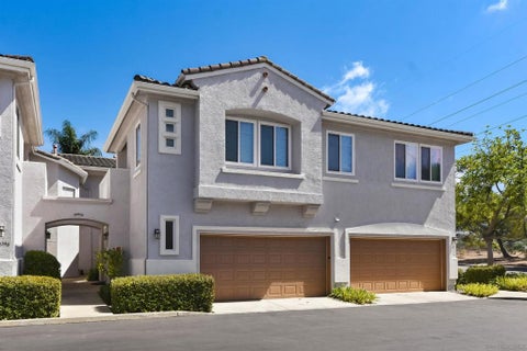 Photo of 10950 Ivy Hill Dr DR #4, San Diego, CA 92131 (MLS # 260022958SD)