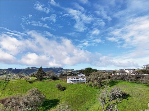 Tiny photo for 11200 Santa Ana Road, Atascadero, CA 93422 (MLS # NS26025095)