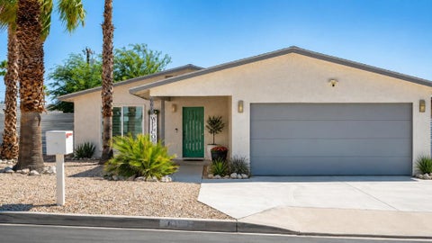 Photo of 66199 Avenida Suenos, Yucca Valley, CA 92284 (MLS # 219152472DA)