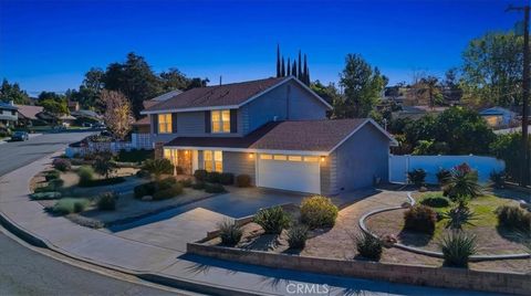 Photo of 1410 Pleasantview Dr Dr, Redlands, CA 92374 (MLS # CV25247348)