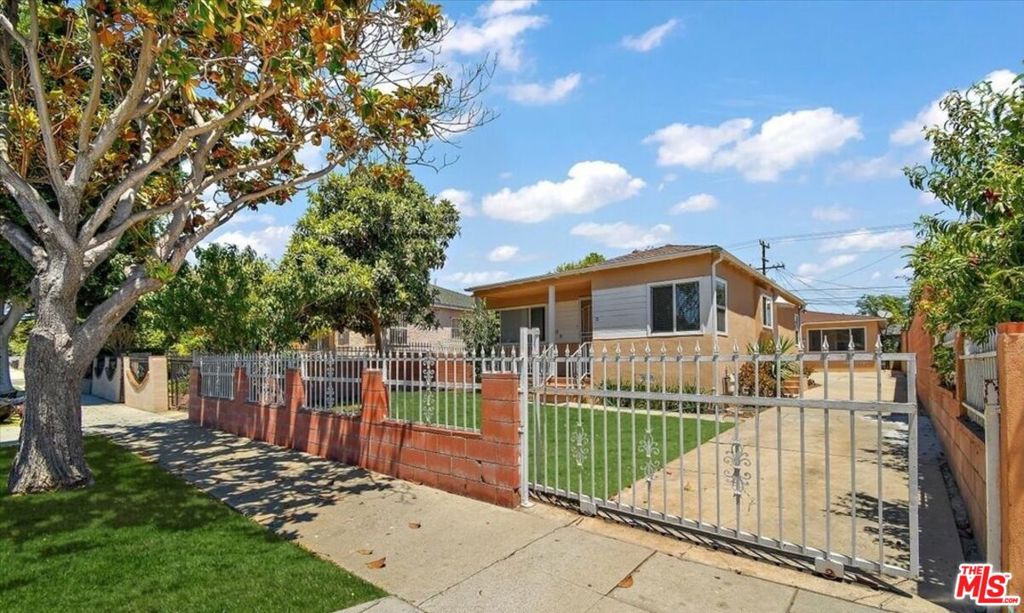Gated duplex (2 independent houses on the lot) in a great North Inglewood location. This is the REAR house. The actual address is 1109 1/2. Dividing the front house from the rear house is a fully detached 2 car garage. Each home gets 1 spot in the garage. The home has laminate floors, new flooring in the bathroom, new bathtub enclosure, new kitchen counter tops & backsplash, stainless steel appliances, good size bedrooms, separate dining room, mini-split for heat and AC and laundry hook-ups in the kitchen. There is a front entrance and a rear entrance. There is a private patio in front of the home. Nice and quiet tree lined street. Small pets will be considered. Will also consider 6 month lease.