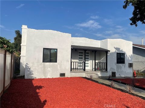 Photo of 1341 W 94th St, Los Angeles, CA 90044 (MLS # CV25278951)