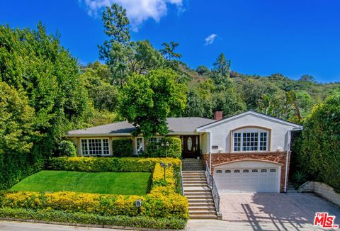 2260 Bowmont Drive Beverly Hills CA 90210