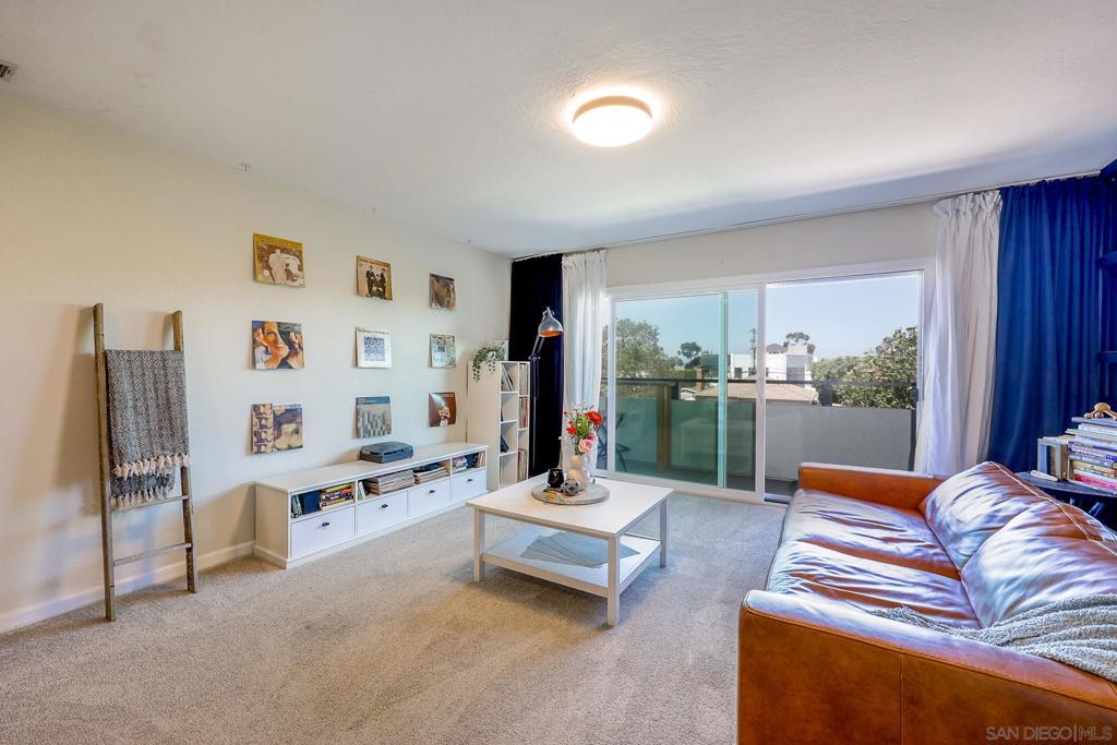 2451 Chicago St 11