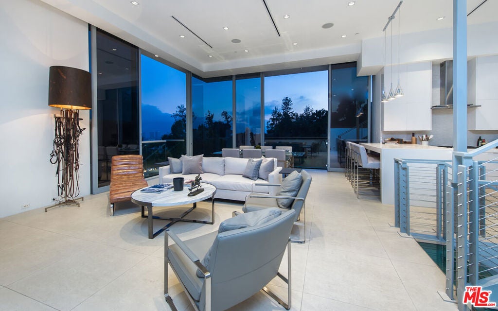 9274 Sierra Mar