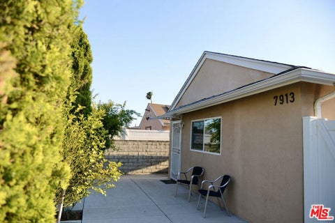 Photo of 7913 Vanscoy Avenue, North Hollywood, CA 91605 (MLS # 26836483)