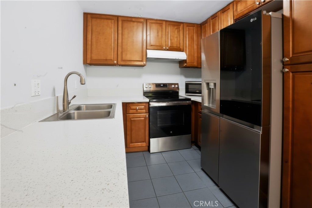 1602 N King F3