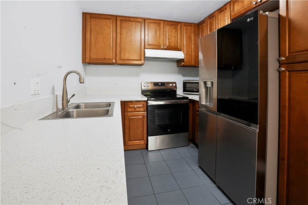 1602 N King F3