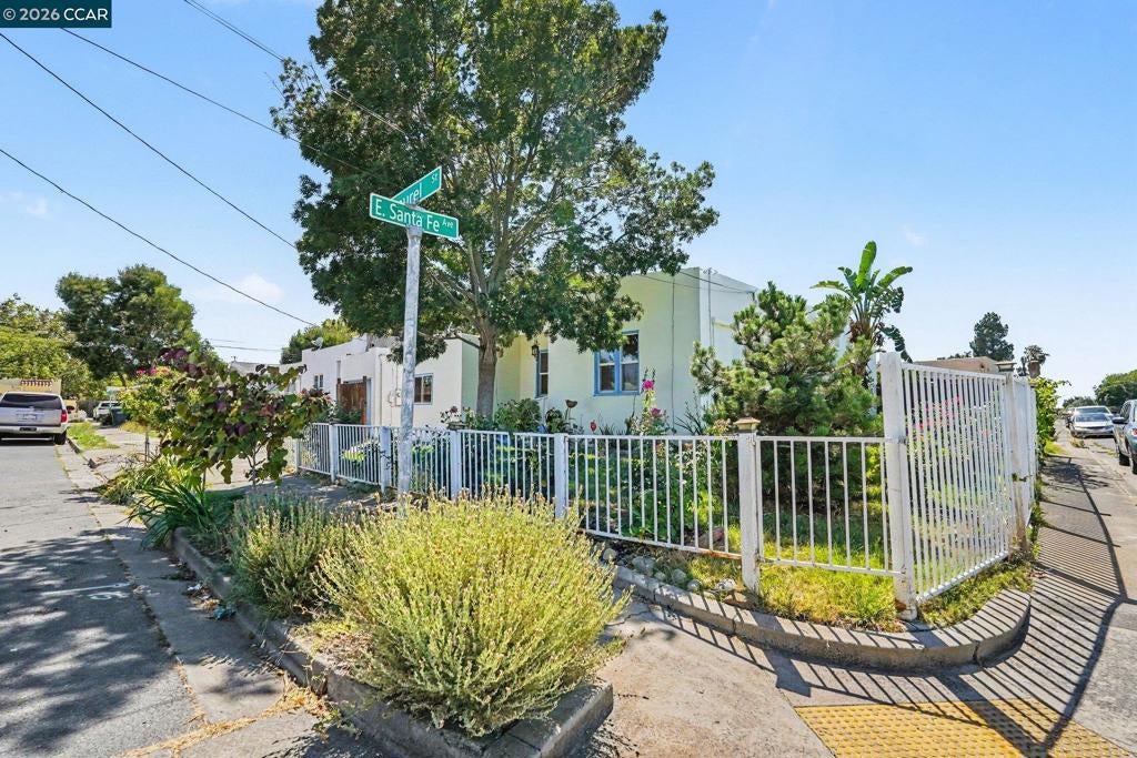 1110 Laurel Ave