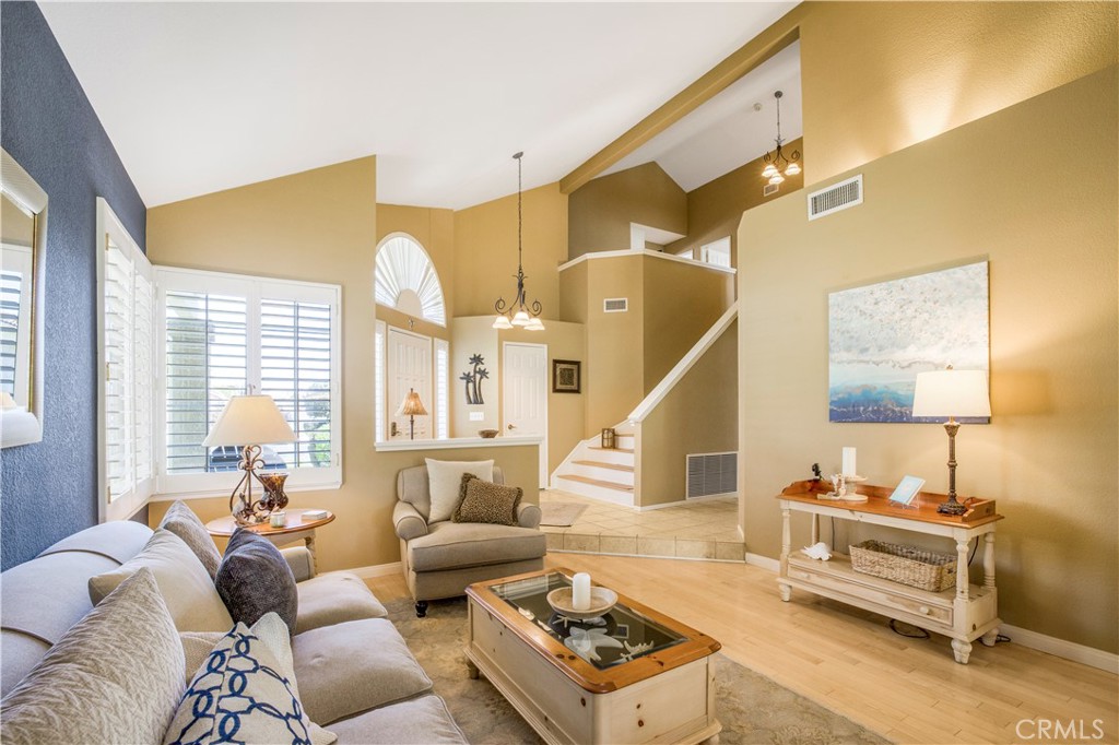 2345 Meadowglen Way