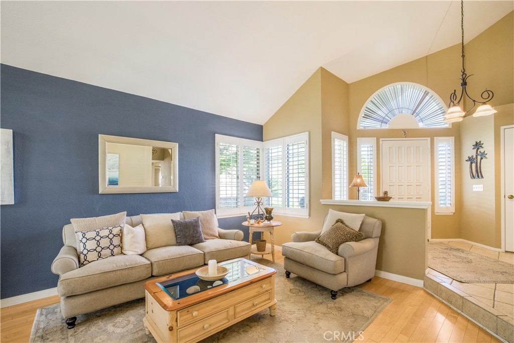 2345 Meadowglen Way