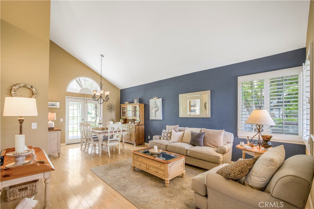2345 Meadowglen Way