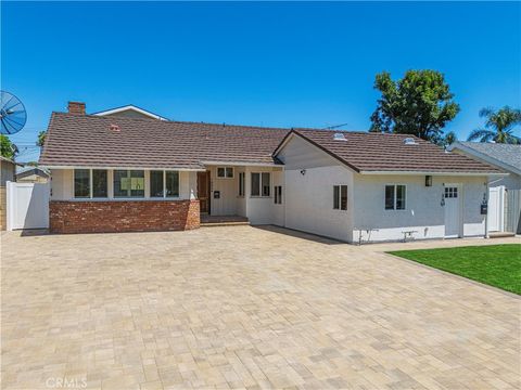 Photo of 10024 Norwich Avenue, San Fernando, CA 91345 (MLS # GD26105002)