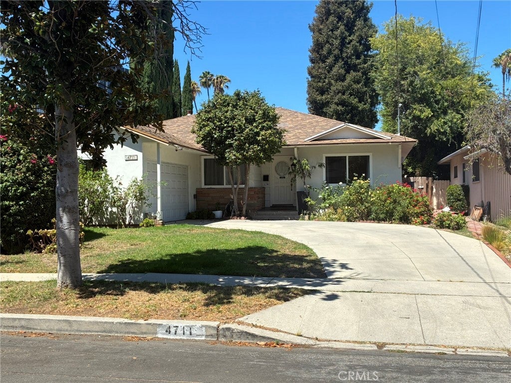 4711 Aqueduct AVE