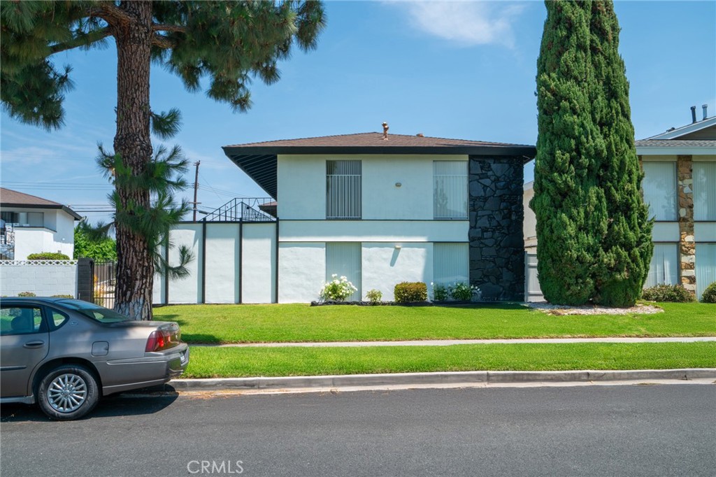 9371 Cellini Ave.