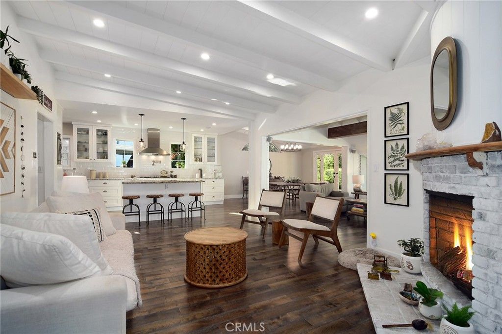 Photo of 19029 Sprague Street, Tarzana, CA 91356 (MLS # SR26069052)