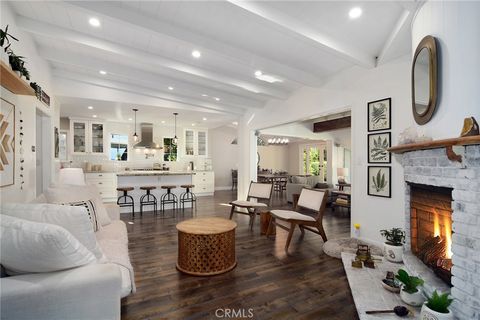 Photo of 19029 Sprague Street, Tarzana, CA 91356 (MLS # SR26069052)