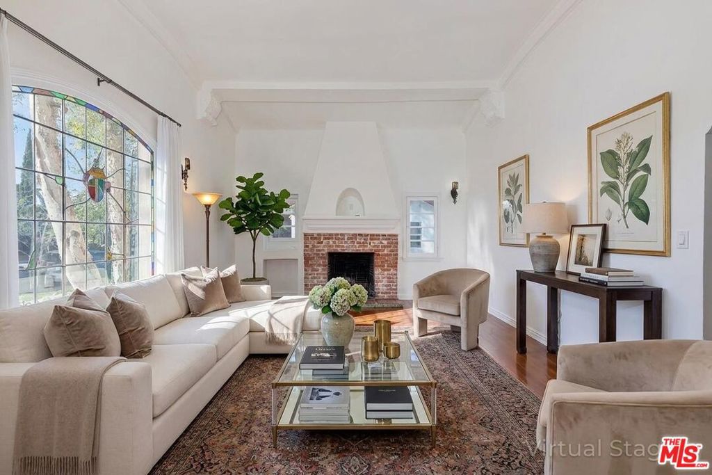 Photo of 144 S La Peer Drive, Beverly Hills, CA 90211 (MLS # 26661639)