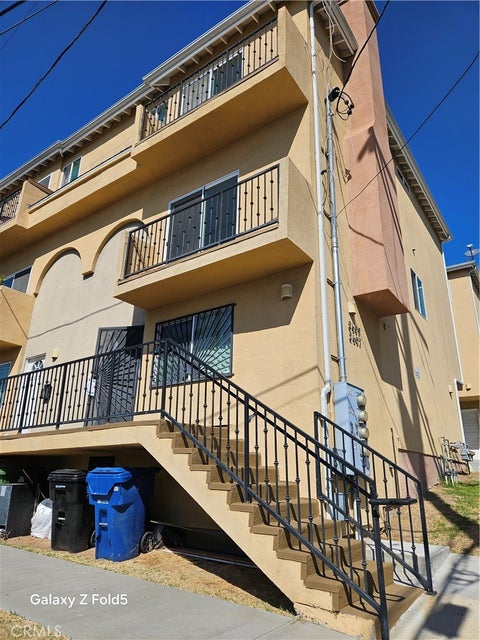 Photo of 2607 W Cimarron Boulevard, Los Angeles, CA 90018 (MLS # PW26221328)