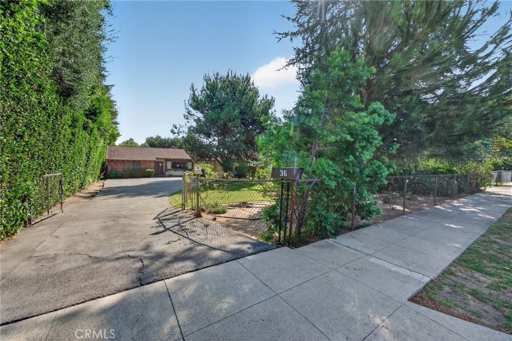 36 E Longden Avenue