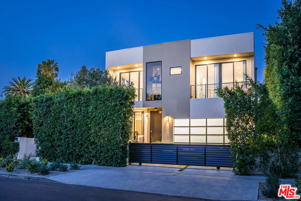 836 N Ogden Drive