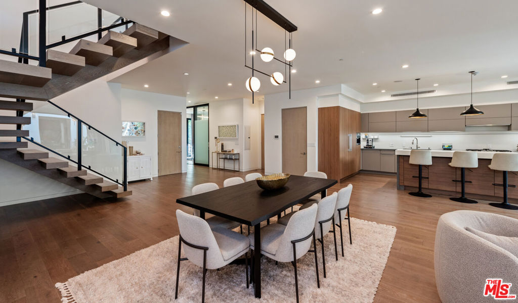 836 N Ogden Drive