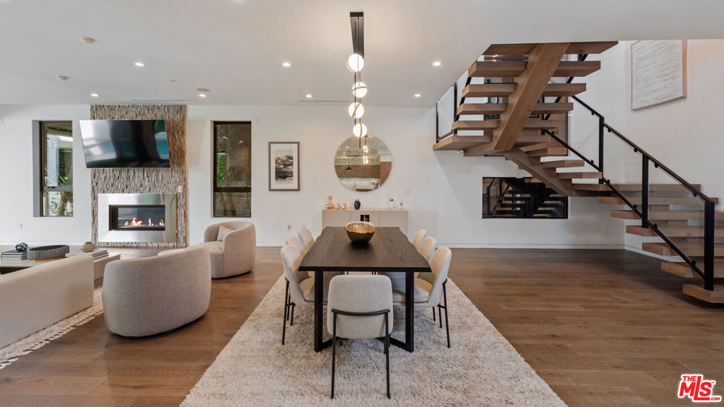 836 N Ogden Drive
