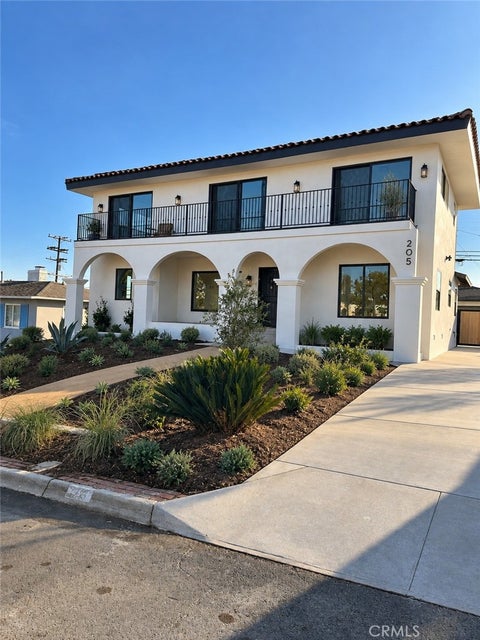 Photo of 205 Via Los Altos, Redondo Beach, CA 90277 (MLS # SB26211918)