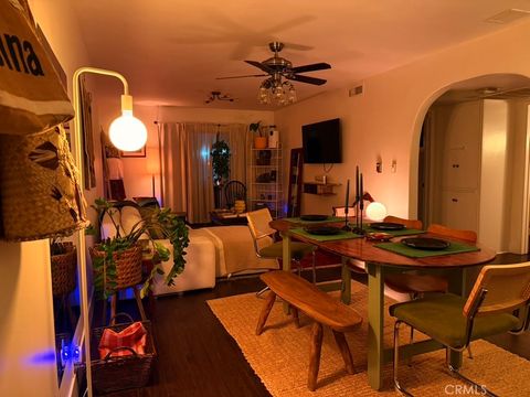 Photo of 215 N Kenwood ST, Glendale, CA 91206 (MLS # SR26157991)