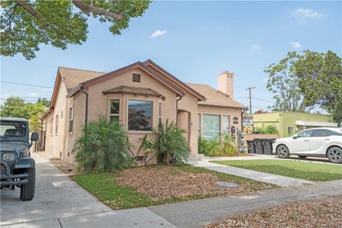 Photo of 441 S Main ST, Burbank, CA 91506 (MLS # SR26182599)