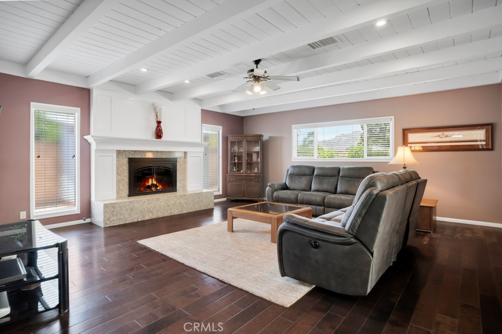 10557 Owensmouth Avenue