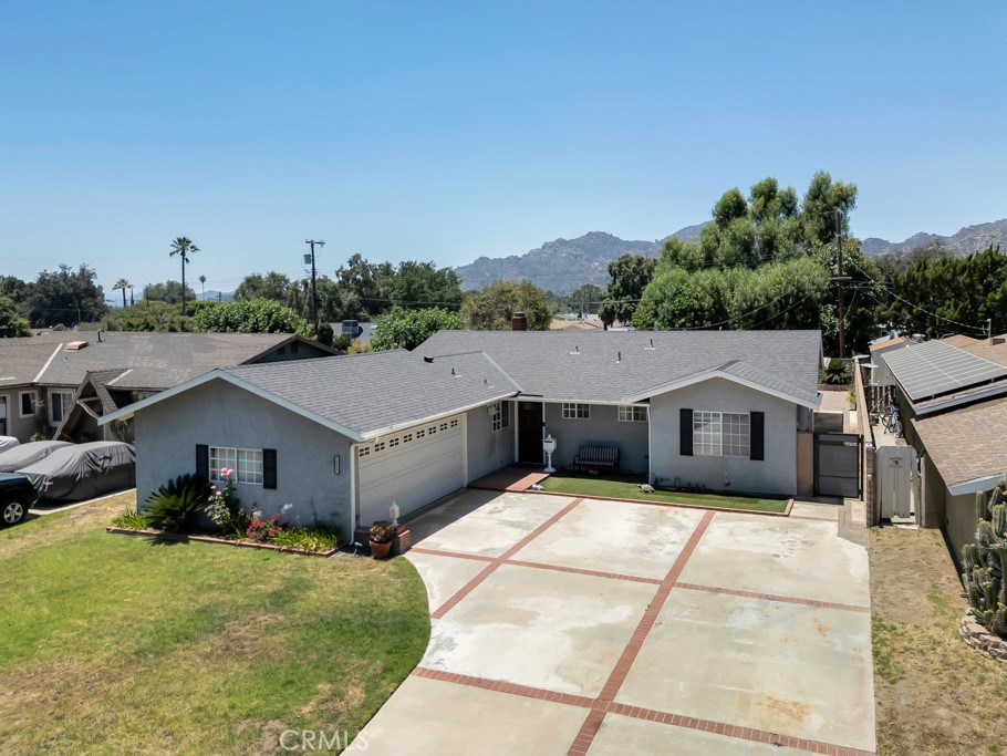 10557 Owensmouth Avenue