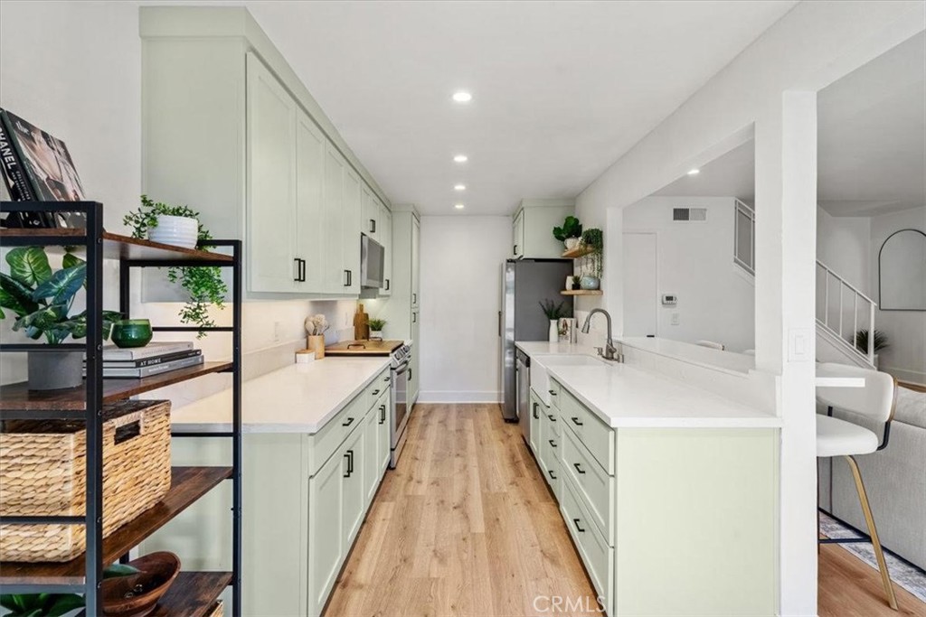 Village Green (725) - Residential