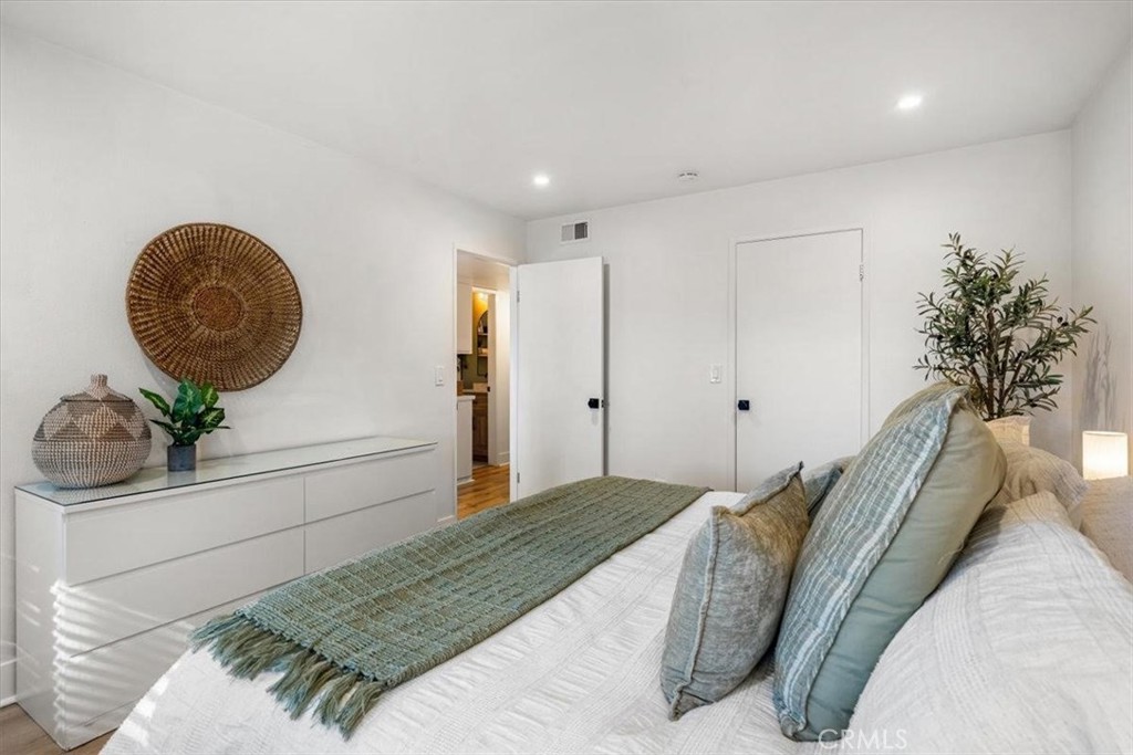 Village Green (725) - Residential