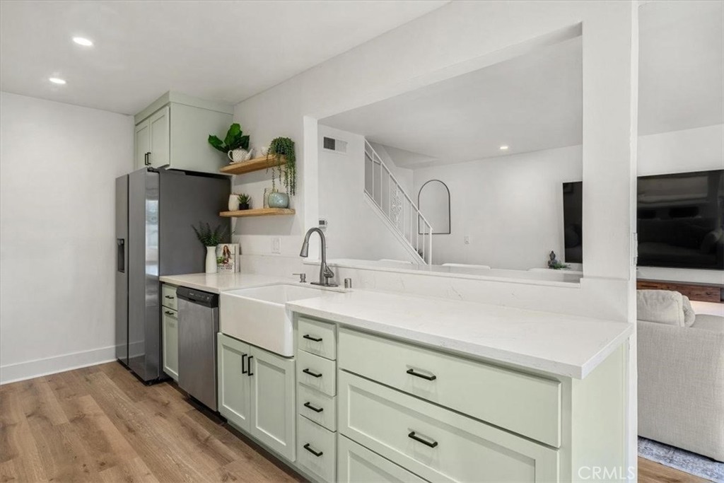 Village Green (725) - Residential