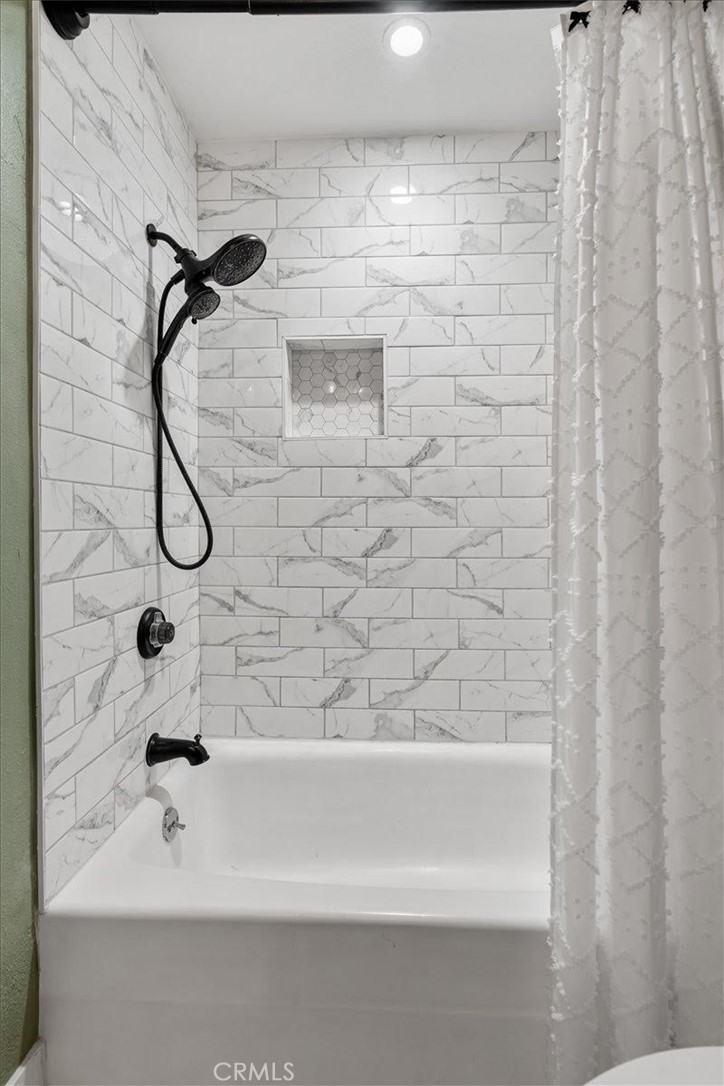 Village Green (725) - Residential