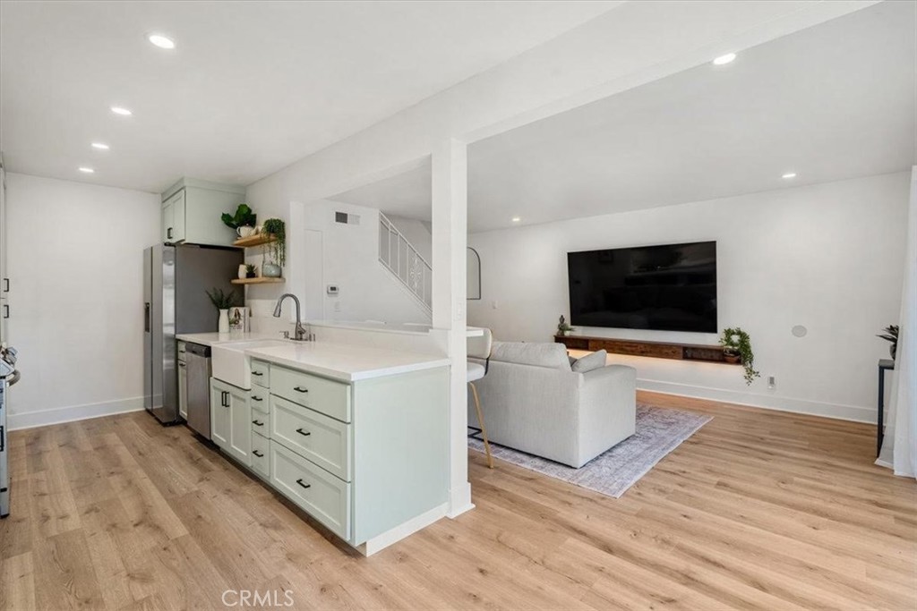 Village Green (725) - Residential