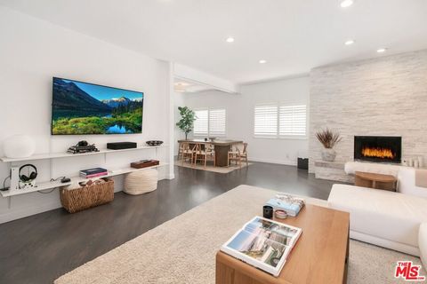 Photo of 831 Westbourne Drive, West Hollywood, CA 90069 (MLS # 26660445)