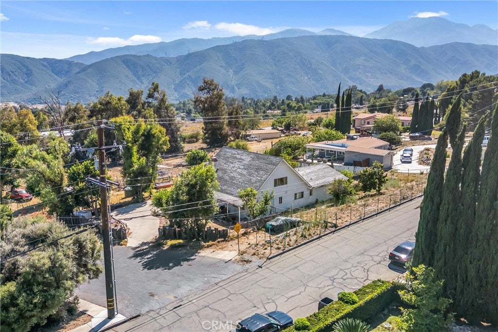 810 Hillyfield
