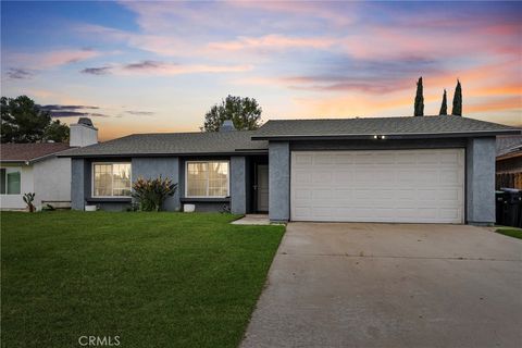 Photo of 1111 Mountain View Ln, Colton, CA 92324 (MLS # IV26029111)