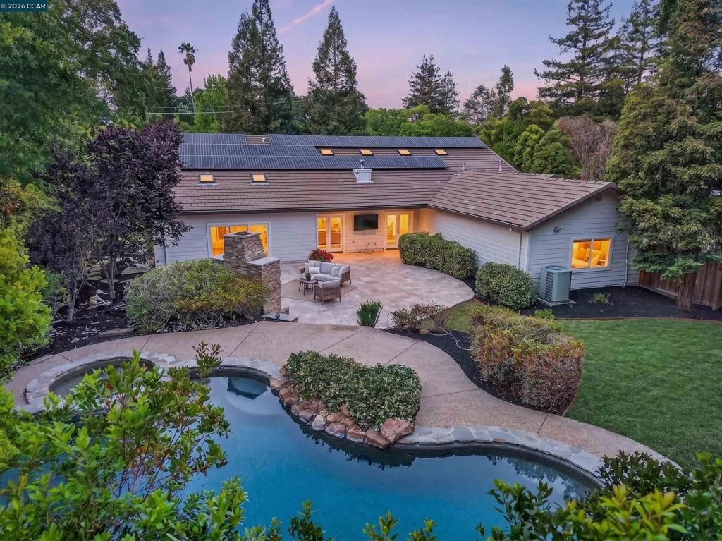 Photo of 1283 Rudgear Rd RD, Walnut Creek, CA 94596 (MLS # 41136851)