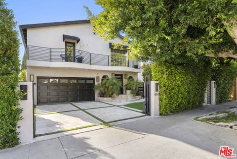 Photo of 459 N Croft Avenue, Los Angeles, CA 90048 (MLS # 26994943)