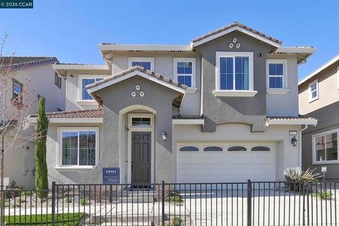 Photo of 511 Yarrow Street Dr, Fairfield, CA 94534 (MLS # 41131213)