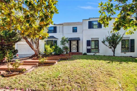 Photo of 414 Hilgard Avenue, Los Angeles, CA 90024 (MLS # SR26186897)