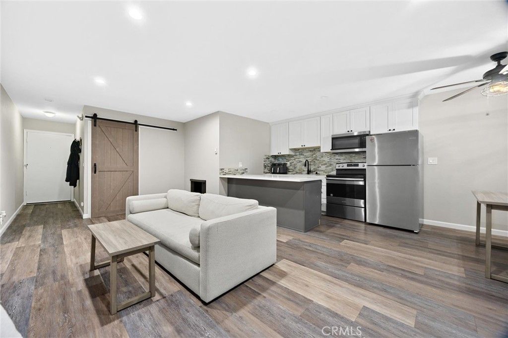 Photo of 11645 Montana Avenue #121, Los Angeles, CA 90049 (MLS # PI25143201)