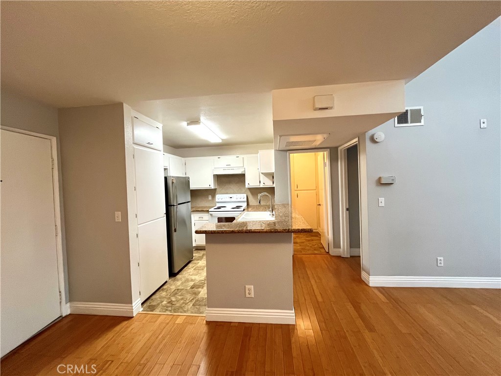 15000 Downey Avenue 204