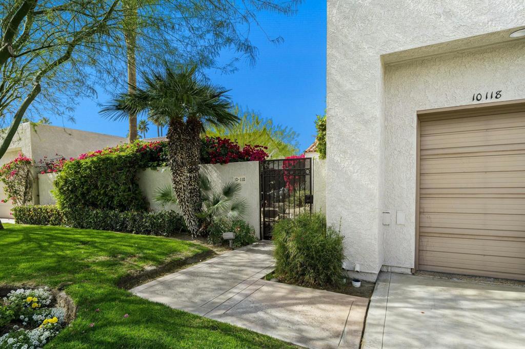 10118 Lakeview Drive