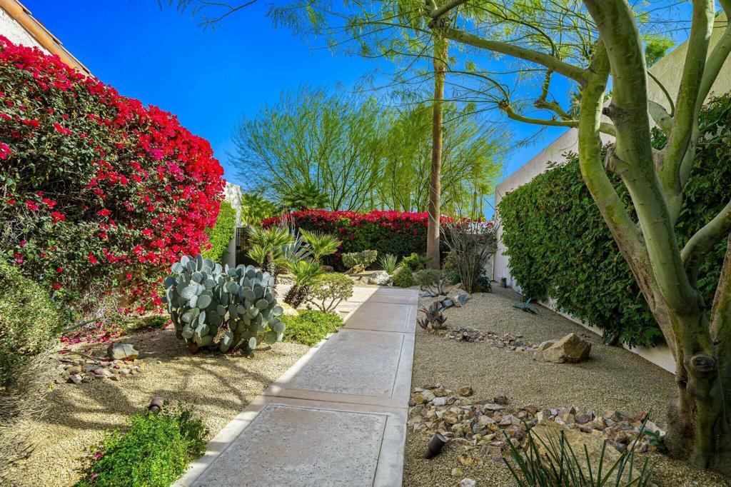 10118 Lakeview Drive